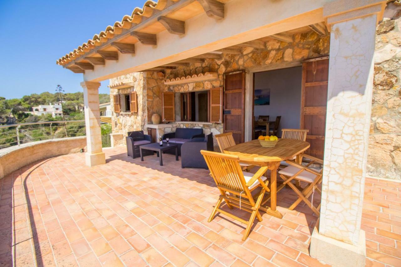 Beautiful Private Villa On The Sea Сантаньи Экстерьер фото