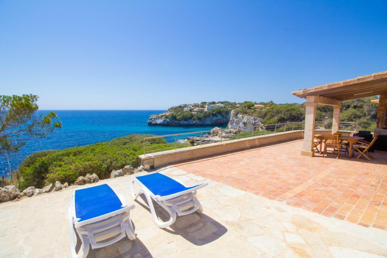 Beautiful Private Villa On The Sea Сантаньи Экстерьер фото